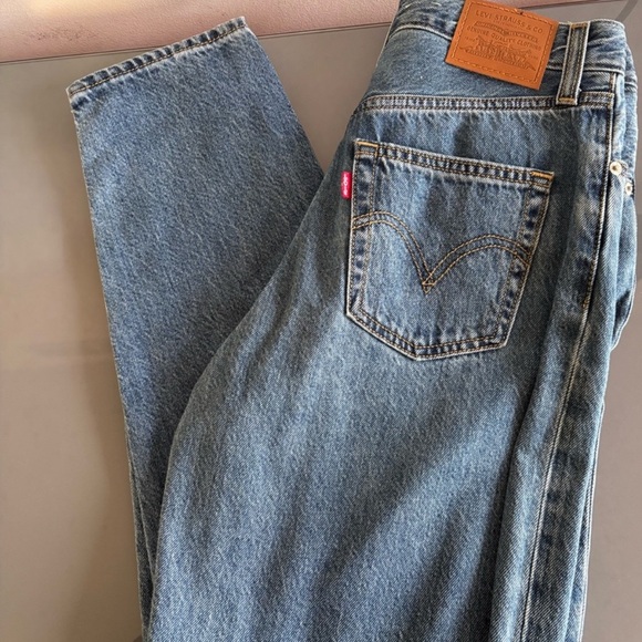 Levi's High Loose Taper Blue Denim Jeans - Picture 4 of 7